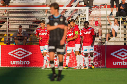 Niklas Castro of Kongsvinger celebrates with his teammates