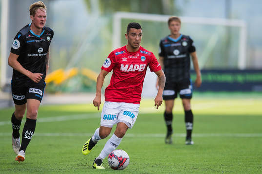 Vegard Aasen of Sandnes Ulf and Niklas Castro of Kongsvinger