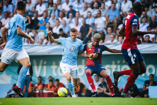 Arnór Ingvi Traustason of Malmö FF Loïc Nego of Vidi