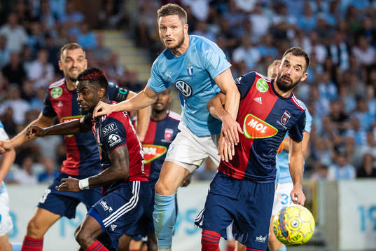 Paulo Vinícius and Attila Fiola of Vidi competes for the