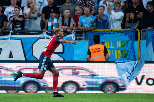 Loïc Nego of Vidi celebrates scoring 1-1