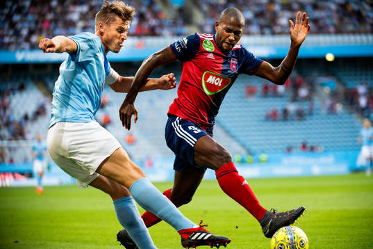 Markus Rosenberg of Malmö FF and Paulo Vinícius of Vidi