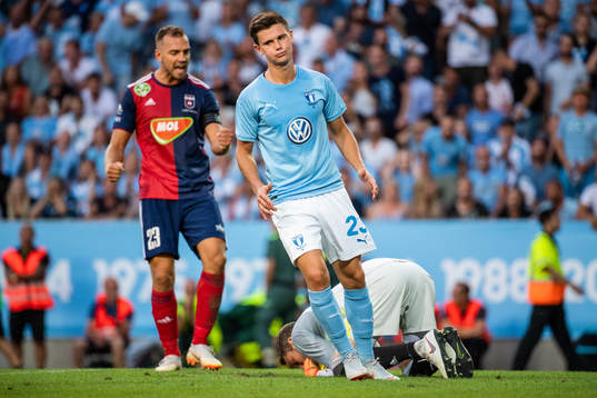 Marcus Antonsson of Malmö FF looks dejected