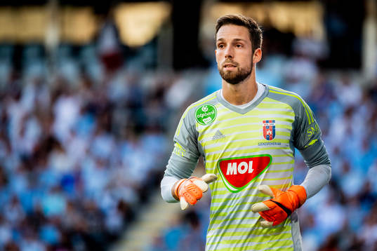 Goalkeeper Ádám Kovácsik of Vidi