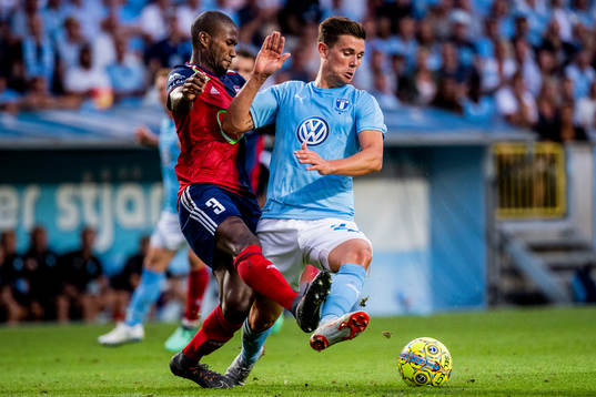 Paulo Vinícius of Vidi and Marcus Antonsson of Malmö FF