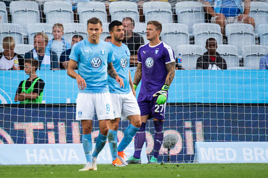 Arnór Ingvi Traustason, Behrang Safari and goalkeeper