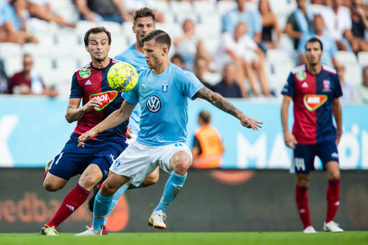 Arnór Ingvi Traustason of Malmö FF and Danko Lazović of
