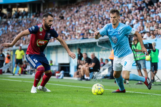 Attila Fiola of Vidi and Markus Rosenberg of Malmö FF