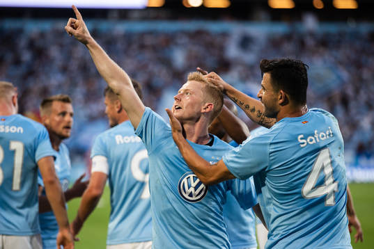 Anders Christiansen of Malmö FF scored 1-0 anf celebrates