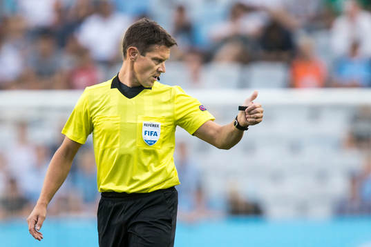 Referee Matej Jug