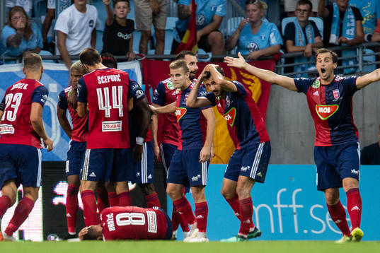 Loïc Nego of Vidi celebrate with team mates