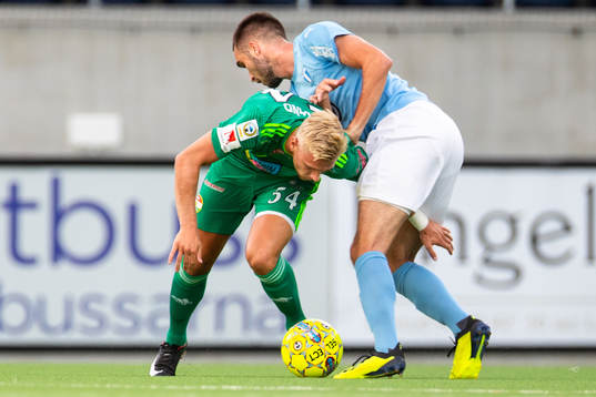 Dalkurds Simon Strand och Malmö FFs Egzon Binaku