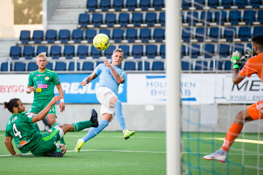 Malmö FFs Sören Rieks gör 0-1 framför Dalkurds Alex De