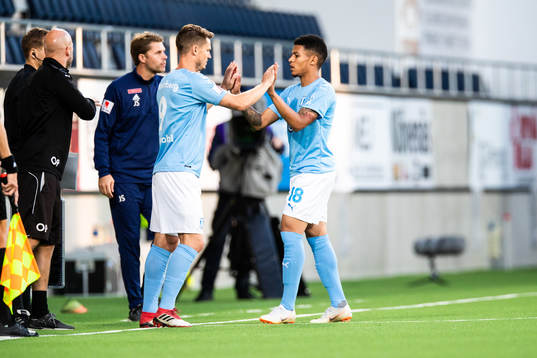 Malmö FFs Romain Gall byter av med Markus Rosenberg