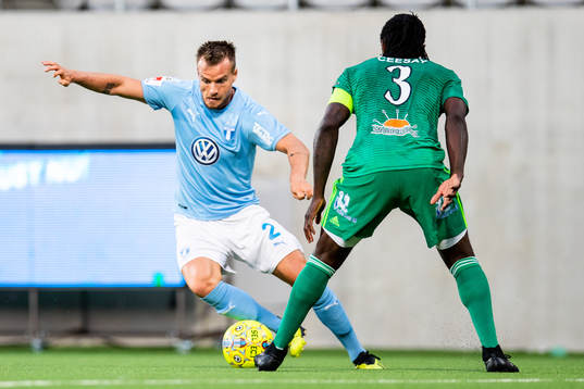 Malmö FFs Eric Larsson och Dalkurds Kebba Ceesay