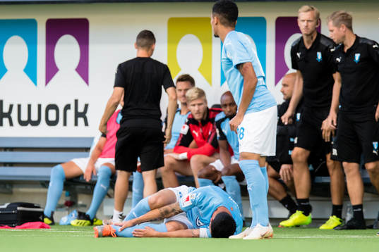 Malmö FFs Behrang Safari ligger på planen