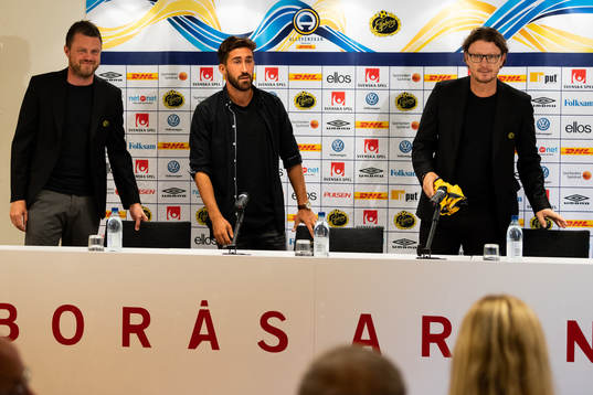 Elfsborgs nyförvärv Frederik Holst med manager Jimmy