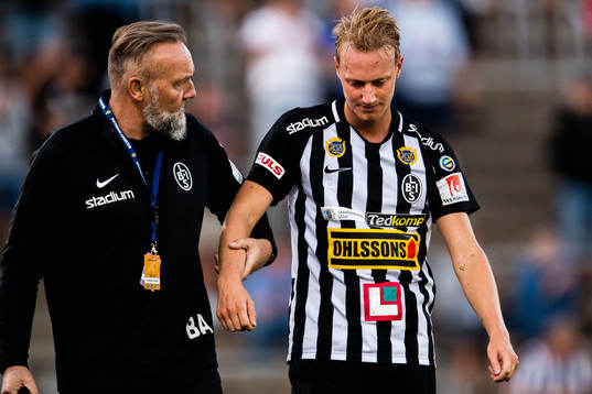 Landskronas Måns Ekvall hjälps av plan