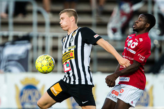 Landskronas Alfons Sampstedt och Degerfors Kevin Wright