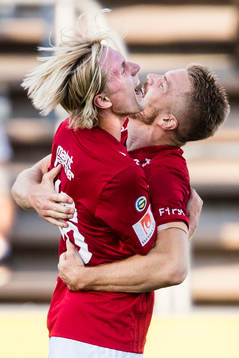 Degerfors Viktor Götesson och Erik Björndahl jublar