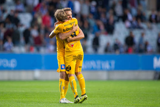 Sirius Daniel Jarl och Tim Björkström jublar