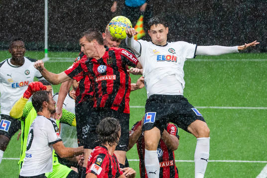 Örebros Viktor Tranberg nickar