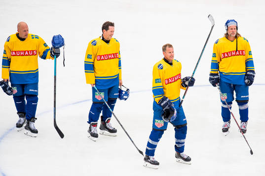 The Swedish players Jonas Björkman, Niklas Jihde and Peter