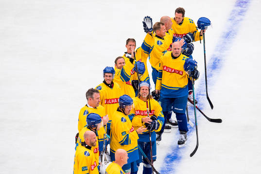 The Swedish players Martin Frändesjö, Marcus Hellner,