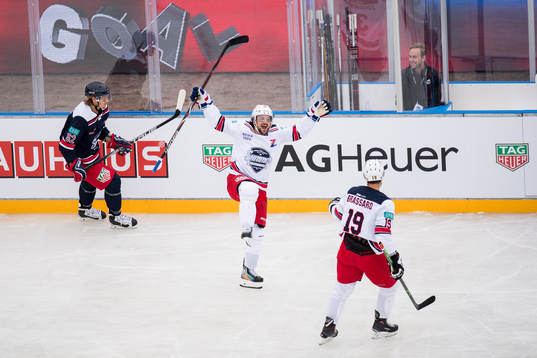Mats Zuccarello of Team Zucca celebrates scoring 1-0