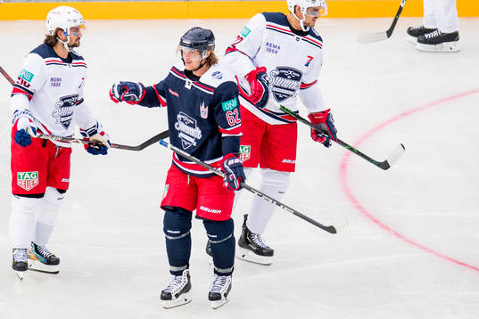 Mats Zuccarello of Team Zucca and Carl Hagelin of Team Henke