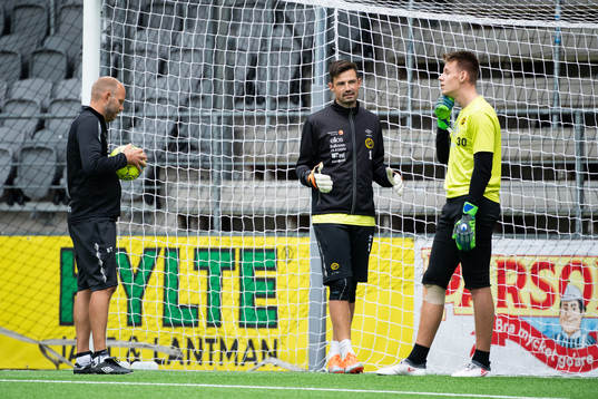 målvaktstränare Ulf Thorsson med målvakterna Kevin Stuhr