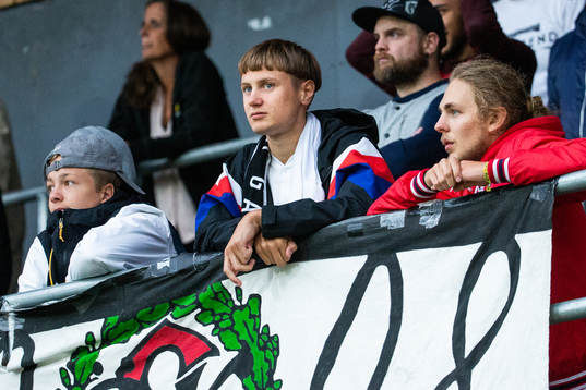 Örebros supportrar deppar