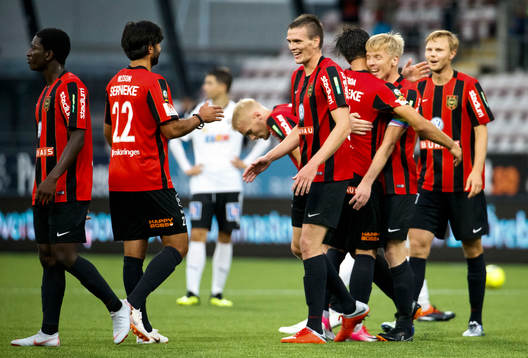 Jubel hos Brommapojkarnas Alexander Nilsson och Markus