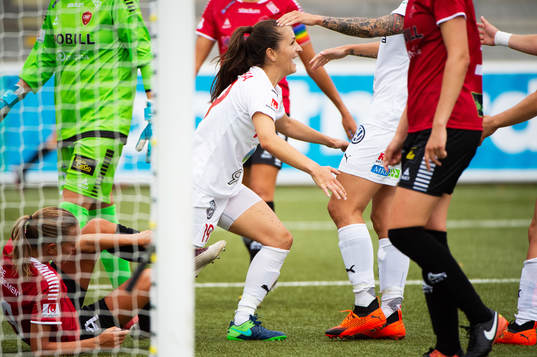 Rosengårds Iva Landeka jublar