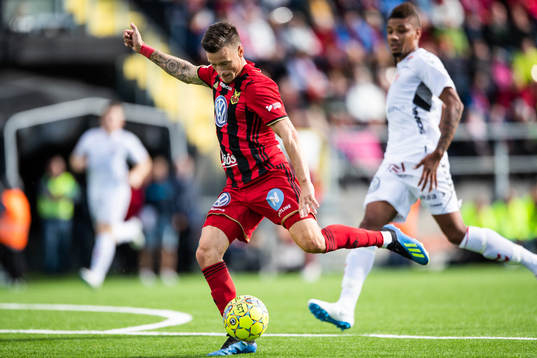 Östersunds Jamie Hopcutt med målchans