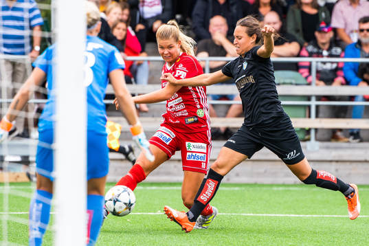 Piteås Nina Jakobsson och Taylor Leach