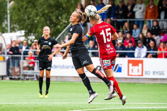 Göteborgs Julia Zigiotti Olme och Piteås Ellen Löfqvist