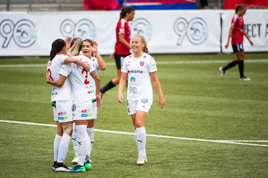 Rosengårds Simone Boye Sörensen, Nathalie Björn, Hanna