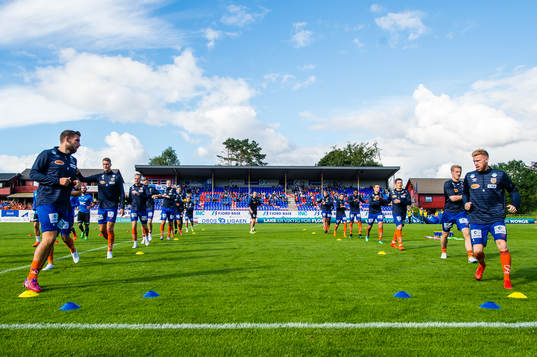 Aalesund players warming up
