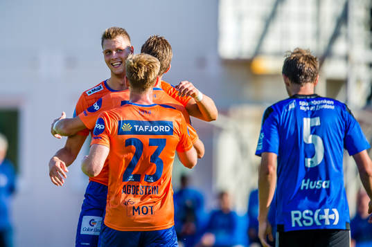 Holmbert Aron Fridjonsson of Aalesund celebrates the 0-1