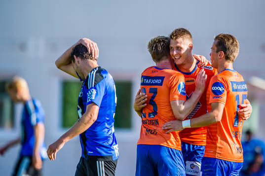 Holmbert Aron Fridjonsson of Aalesund celebrates the 0-1