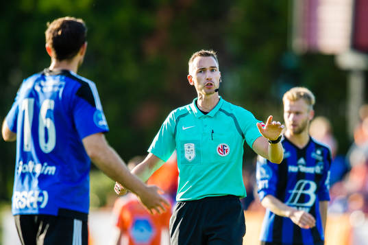 Marius Hansen Grøtta, referee