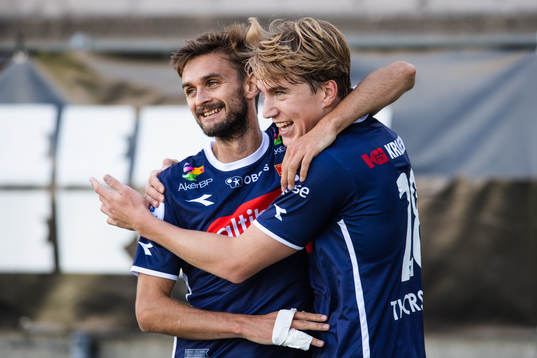 Kristian Thorstvedt of Viking celebrates scoring 0-2