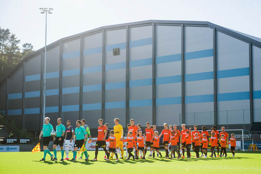 The players og Åsane and Viking