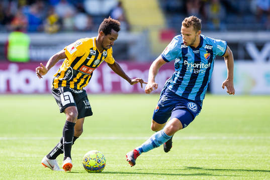 Häckens Nasiru Mohammed och Djurgårdens Jesper Karlström