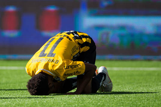 Häckens Nasiru Mohammed jublar