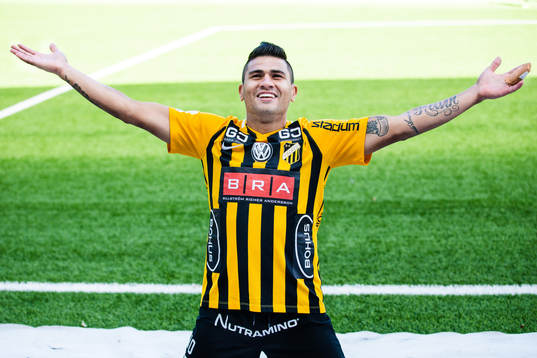 Häckens Paulinho jublar