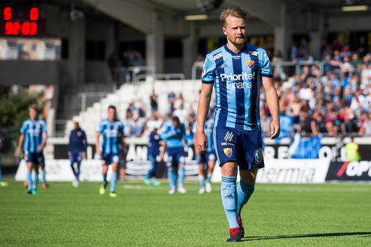 Djurgårdens Jacob Une Larsson deppar
