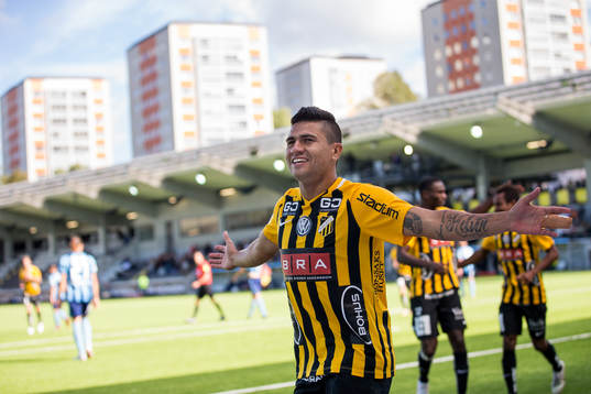 Häckens Paulinho jublar