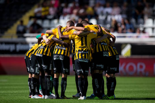 Häcken samlade innan fotbollsmatchen i allsvenskan mellan